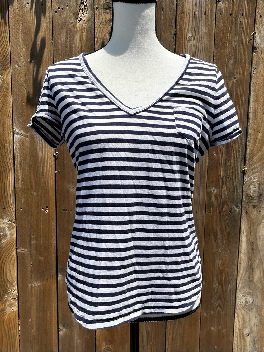 Gap 100% Cotton Women's Navy and White Stripe V-Neck Pocket Tee Accepting offers